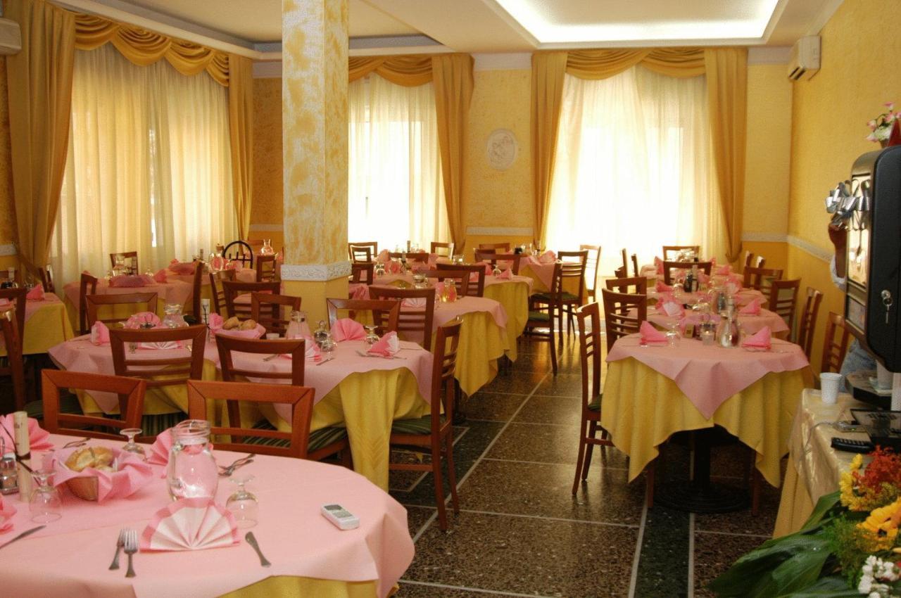Hotel Giannella Rimini Zewnętrze zdjęcie